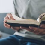 Rahasia Pengusaha Sukses: 5 Buku yang Mengubah Mindset Cari Uang Online